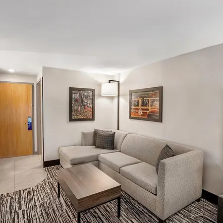 Holiday Inn Express & Suites Hayward By Ihg Exterior photo